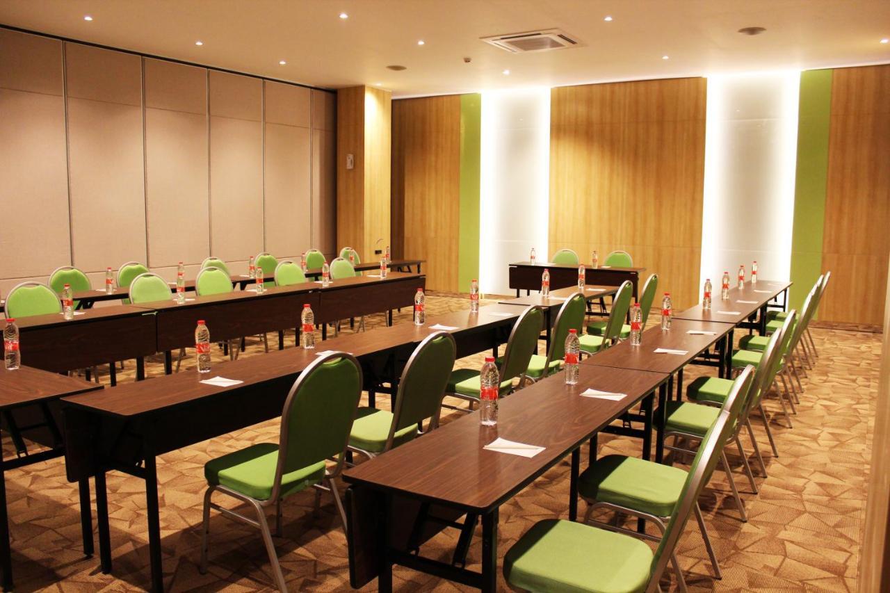 Zest Parang Raja Solo By Swiss-Belhotel International Bonorejo Exterior foto